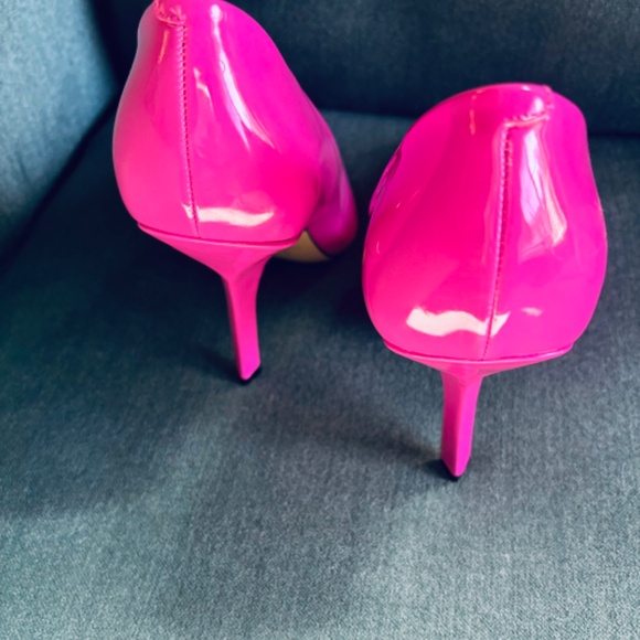 Barbie Pink Pumps - Picture 4 of 5
